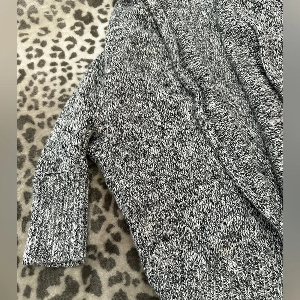 Old Navy Cocoon Sweater in Charcoal Gray Size Medium Large